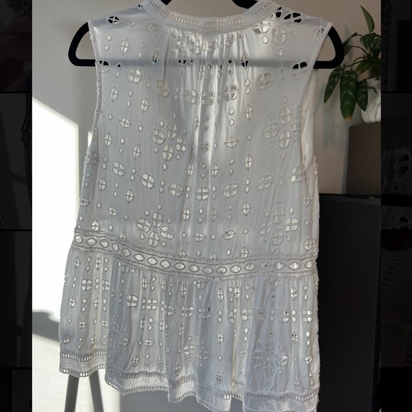 Dylan eyelet top size Small - Picture 3 of 5